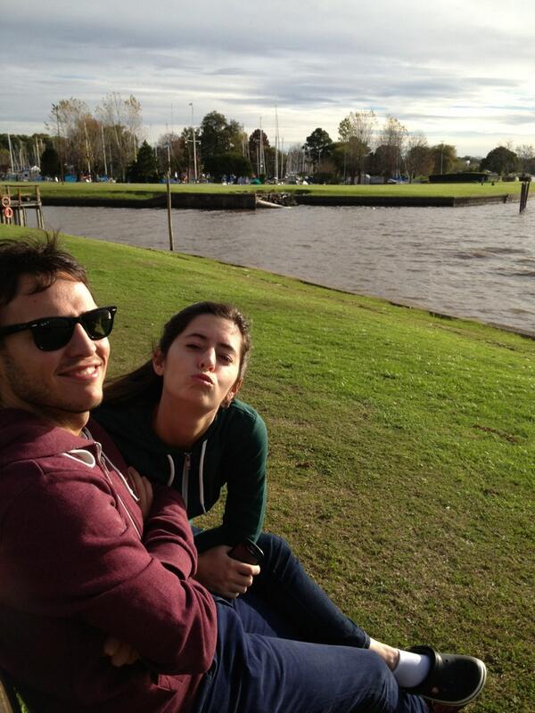 ballagustina's tweet photo. En el rio con @mariaball_ y Jagger http://t.co/Cpgyej9uyF
