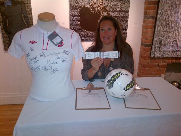 Helen just picked up here tix. Here are the next 2 items we are drawing for when you buy a pillowcase. @jacquiilyn_