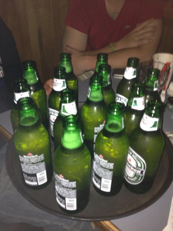 pettsy19's tweet image. Heinies for the boys. #misell #thekids #becauseitstheplayoffs @THE2NINER