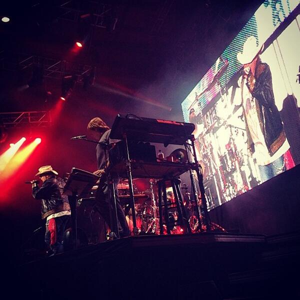 Guns N' Roses tweet media