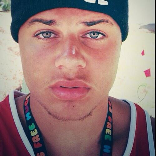 BeautifullBoyss's tweet photo. ( @GoldenBoyDamon ) - http://t.co/WtugPEyp5N