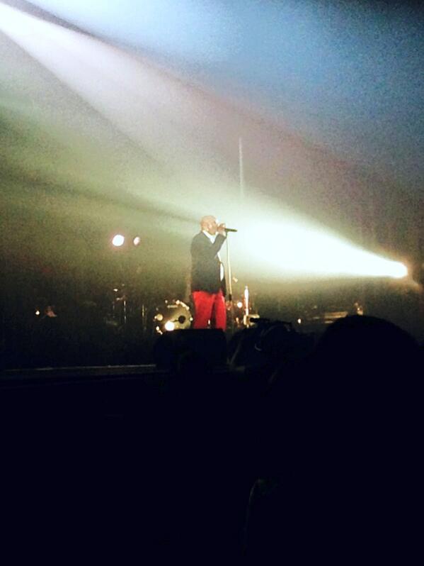 kwiska's tweet photo. Fantastique @oxmopuccino au Zénith ! Merci !! http://t.co/7ydMj3Seon