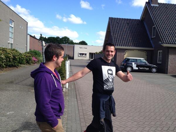 bardoknapen's tweet photo. SJVV LEEFT “@ClaasjeMark: De eerste supporters #sjvv zijn onderweg naar Horst #lopende #roadtoderdeklasse http://t.co/FV3lOuZJKl”