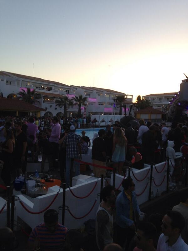 DjKder's tweet photo. Couché de soleil en soirée à Ibiza! Louuuurd http://t.co/1OUSBOk1PT