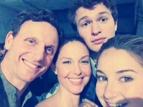 PHreads's tweet image. PRIOR FAMILY! (Ansel looks so cute)