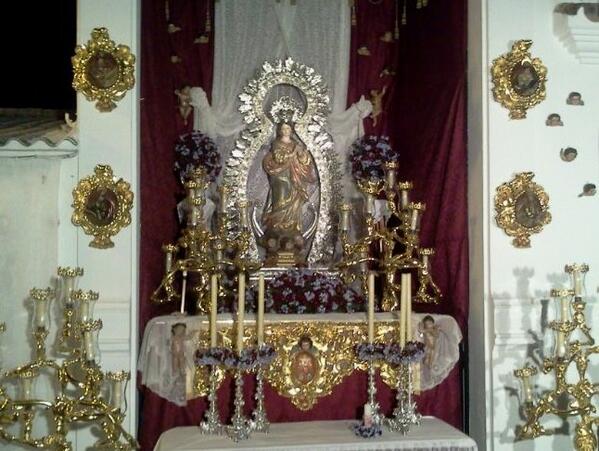 Fantástico altar en la Hermandad de <a href="/aguasydolores/">Hdad. de Los Dolores</a>