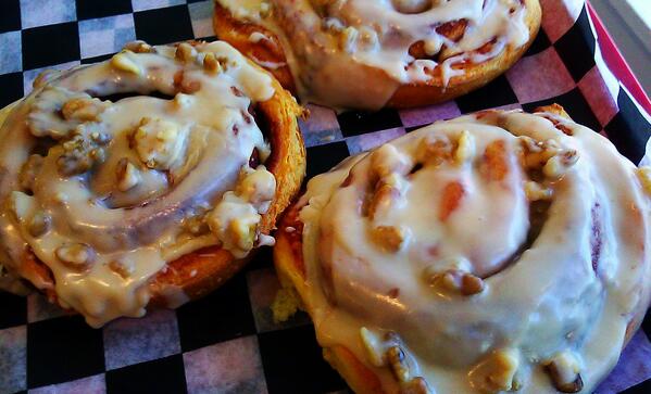 AmoreBreakfast's tweet photo. Lovin from the Amore oven! How about a maple-glazed cinnamon bun with a dreamy vanilla latte? http://t.co/Emgcnpnf3z