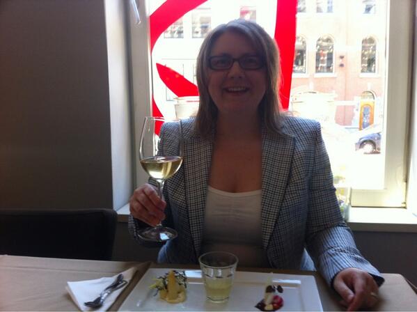 Azomodeus's tweet image. 32.50 off to a good start: