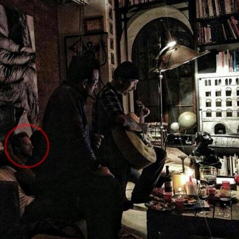 IDWantsColdplay's tweet image. Foto terbaru dr kunjungan Chris Martin ke Electric Lady Studios, di NY bersama U2 Jumat kemarin (via @coldplaying)