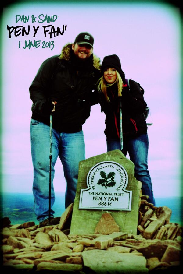 sandraevans's tweet photo. Awesome Walk up to #CornDu #PenYFan yesterday with @DanTurner23 - Walked 10 miles in total and weather was lovely :) http://t.co/SreelfTzOl