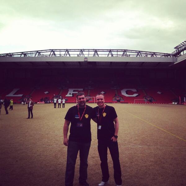 ChuffyRichards's tweet photo. Pitch inspection before k.o #anfield #sol #cantwait http://t.co/sh80QEw0e7