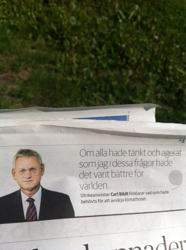 jonnasima's tweet photo. Man måste ge Carl Bildt att svensk politik skulle vara lite färglösare utan hans monumentala självgodhet. http://t.co/gDqqXWCFbr