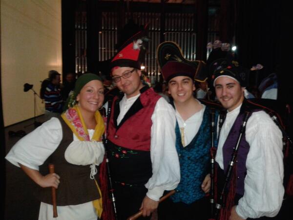 Aitorcinho's tweet photo. @Pau_lf @MarcosMuio  @miguel_94Ac @Aitorcinho #postureogaiteiro http://t.co/gBFG5kPs1R