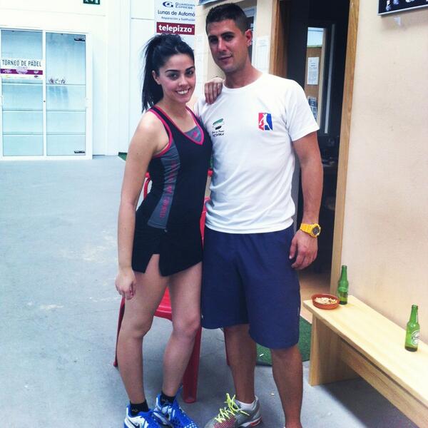 RocyMA88's tweet photo. Dia genial de pádel!!!@josesancheztell http://t.co/XfC2qWvIKk