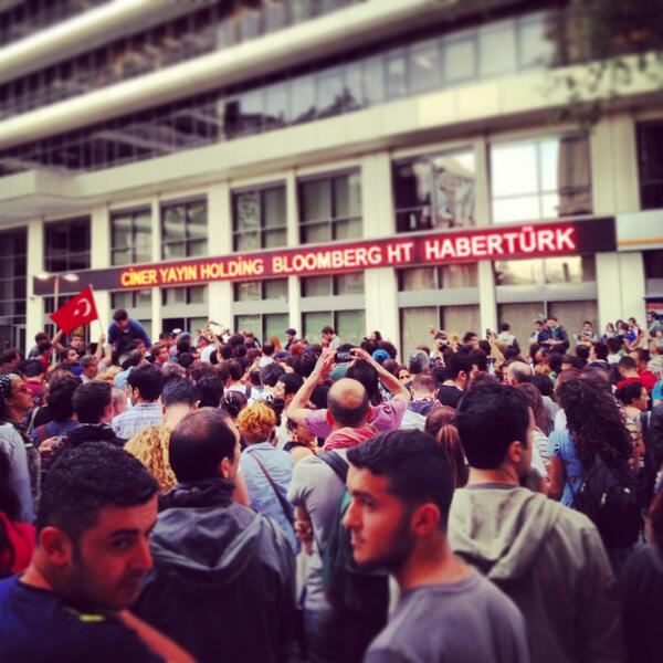 Herkes versin 1 lira, alalım Habertürk'ü. Binelim Fatih Altaylı'nın sırtına, vuralım kırbacı vuralım kırbacı