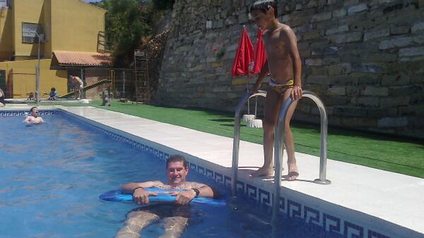 elibermudolagun's tweet photo. En casita despues de un dia de piscina en las palomas http://t.co/yn2YX5mc27