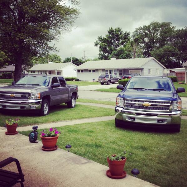 ZBFitter's tweet image. Z71s all cleaned up! #bowtienation #silverado #Nasty!