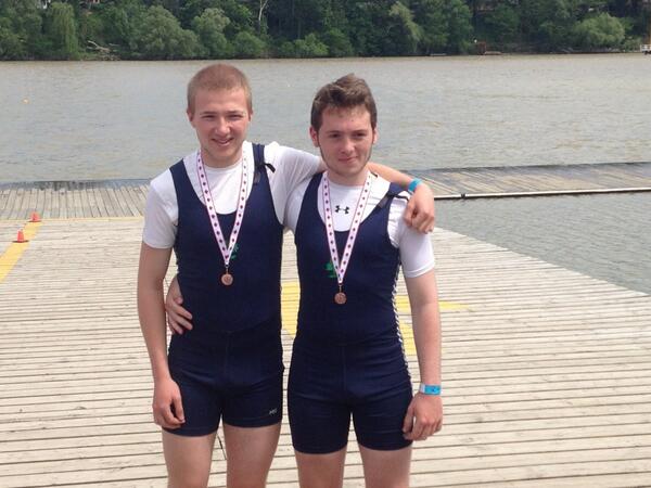 KennebecasisRC's tweet photo. Congrats to the lightweight double who finished third at the @rowCSSRA regatta! #nosemi #nofinal #justheats #bronze http://t.co/NUc9fIDW6l