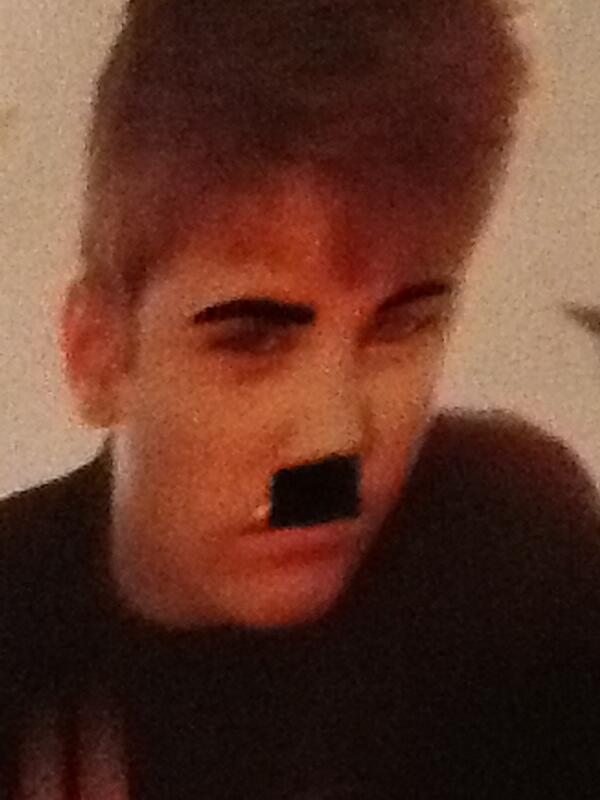 SitDOWNComics's tweet image. What harden does to her poster . Smh. 
#BieberFever #Retweet #SubscribeTo Sitdowncomedians on youtube