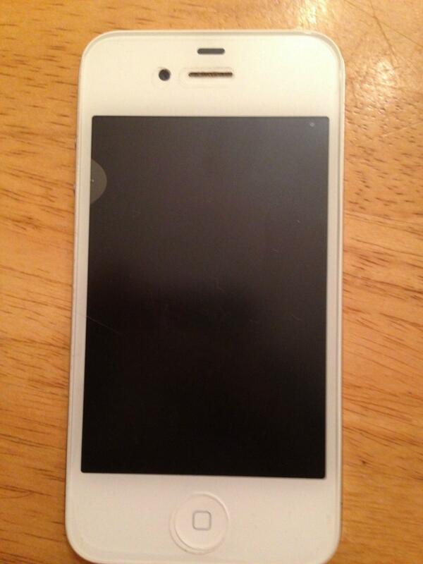 cellsolutionc's tweet image. Apple iPhone 4 - 16GB - blanco (AT&amp;amp;T) $12,500
