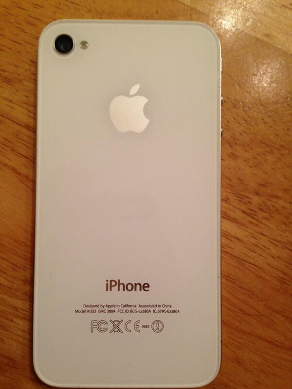 cellsolutionc's tweet image. Apple iPhone 4 - 16GB - blanco (AT&amp;amp;T) $12,500