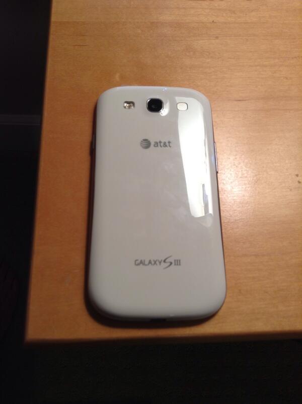 cellsolutionc's tweet image. Samsung Galaxy S3 SGH-I747 - 16GB -blanco (AT&amp;amp;T)$17,000