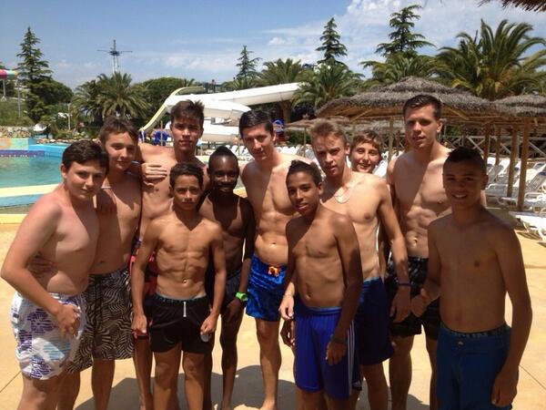 MaximeMazza's tweet photo. Lewandowski était à Aqualand de Fréjus aujourd'hui :O !!!!!! http://t.co/rfI92s5kAF
