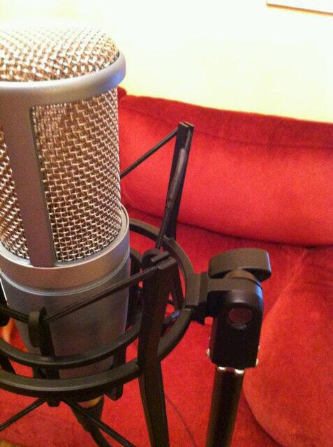 BabyMonst's tweet photo. Grabando un ratito.. http://t.co/arJvorFtYp