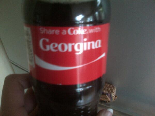 ge0r_g1na's tweet photo. @CAAAAARRLLL #1morefollower = #lifecomplete #lookfamous #ginaiscool http://t.co/d8PvaNZPFL