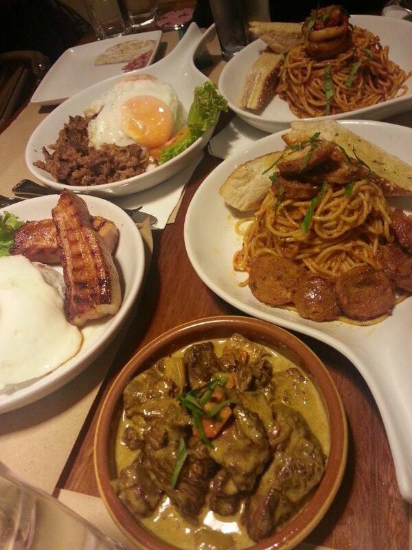 iamDDdazzling's tweet photo. food coma it is *BURP* #pocodeli #friends #burp #catchupdate #pasta #baconslab #gormettapa #curry http://t.co/16syzru2f7