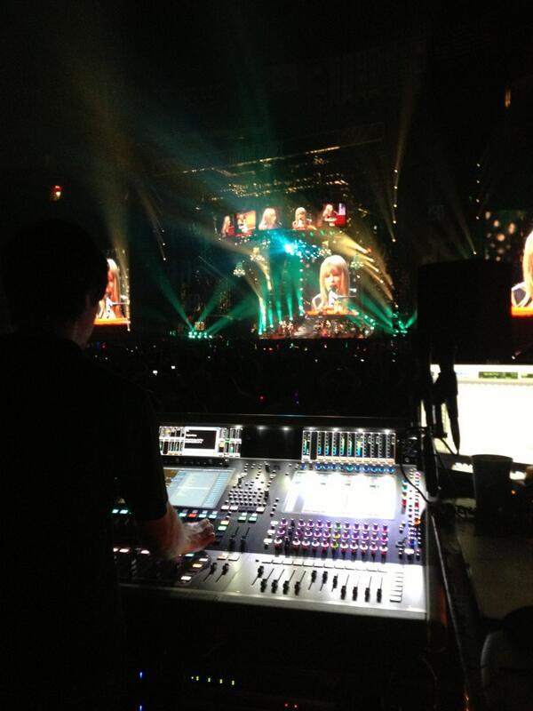 CodySimpson's tweet photo. thank you @taylorswift13 for having me at your show tonight. so inspiring for me to see. what a rad tour. http://t.co/i5UqDNV67m
