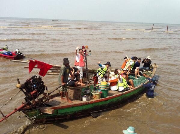 TeaTreeHeart's tweet image. ทีม AF และอาสาฯ ออกทะเลไปทำซั้ง เพื่อเป็นที่อยู่อาศัยของปลาและสัตว์ทะเล