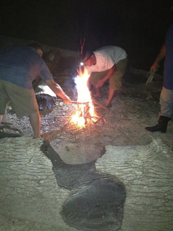 kayla_hunter's tweet photo. In memory of my sweet cousin tonight who loved bonfires ❤ we love you! http://t.co/frZ6dw2uWy