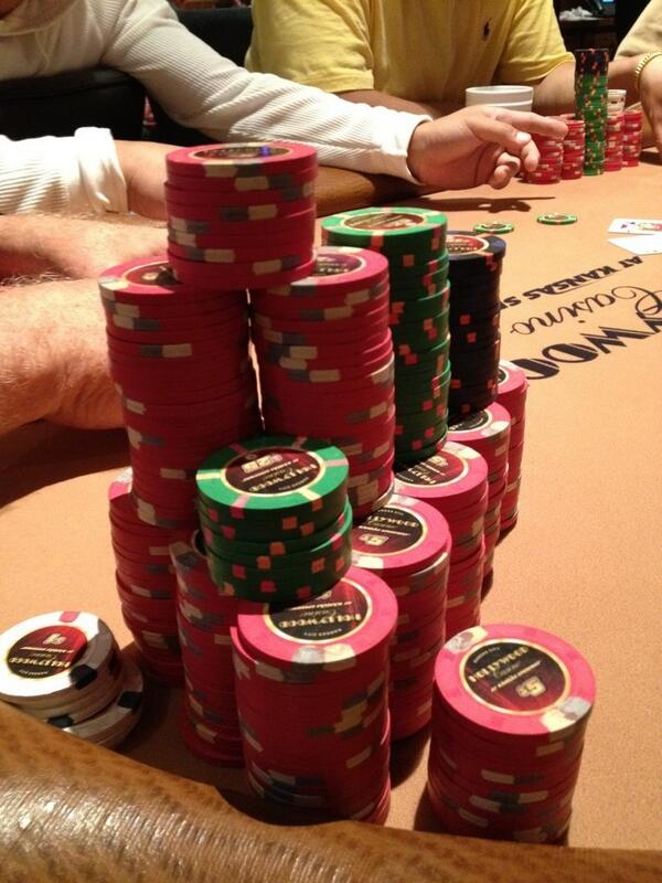darvcus's tweet photo. $5-10NL Hollywood Kansas City #chipporn @chipporn http://t.co/o9sjmlrd4o