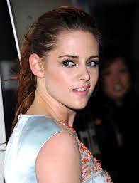 DuniaTwilight's tweet photo. hi i'm bella, who r u? ;] http://t.co/ey1lPa4Z4R