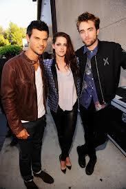 DuniaTwilight's tweet photo. hi kita trio kwek kwek #DTwiDailyPict http://t.co/hBsbjwY4DN