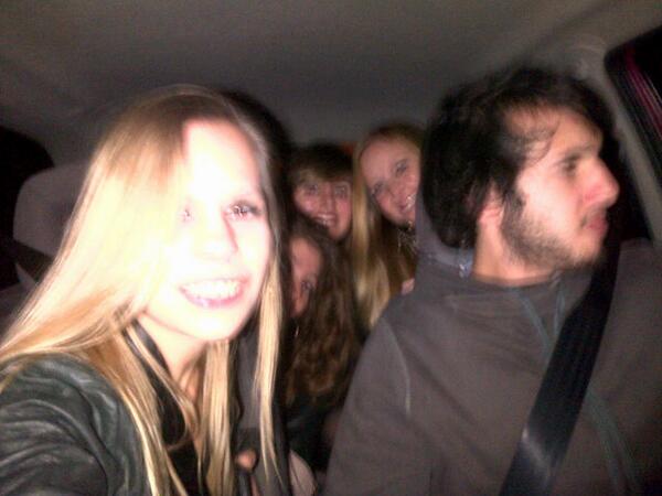 VirGiacone's tweet photo. Camino a Base! @Cindiolivo @LucianaPeppino @FaresJulian http://t.co/jm5hoAabqT