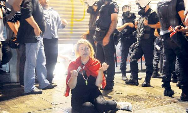<a href="/Valimutlu/">Hüseyin Avni Mutlu</a> sayın valim, birisi marjinal grupmu demişti? marjinallerden bir tanesini belgeledik. #TürkiyeSokakta