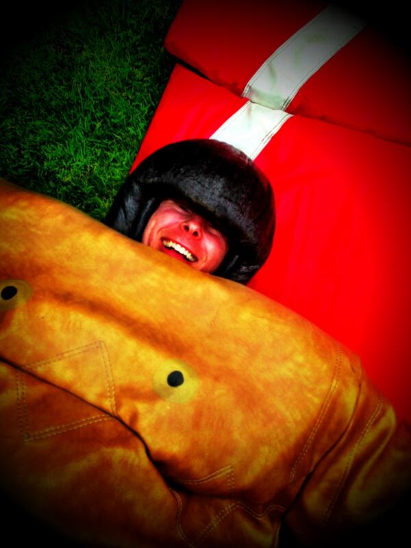 themagicnetwork's tweet image. Fun party! RT @Jamie_D_Grant Step 3, Part 3: Laugh till it hurts.