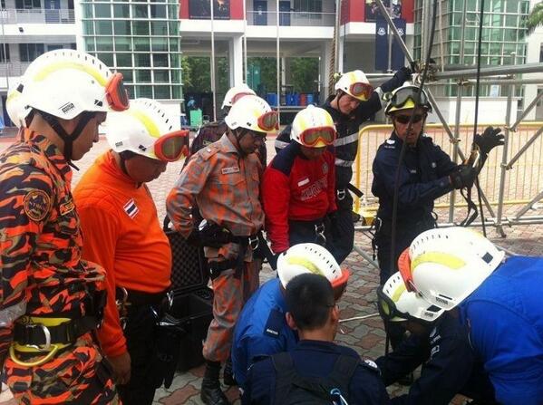 “@JPAMtwiter: #LatihanJPAM Kerjasama dgn Pasukan Penyelamat lain #NBOS <a href="/Zahid_Hamidi/">Zahid Hamidi</a> <a href="/AliHamsa55/">Typical Vader</a> <a href="/arahimradzi/">Arahimradzi</a> ”