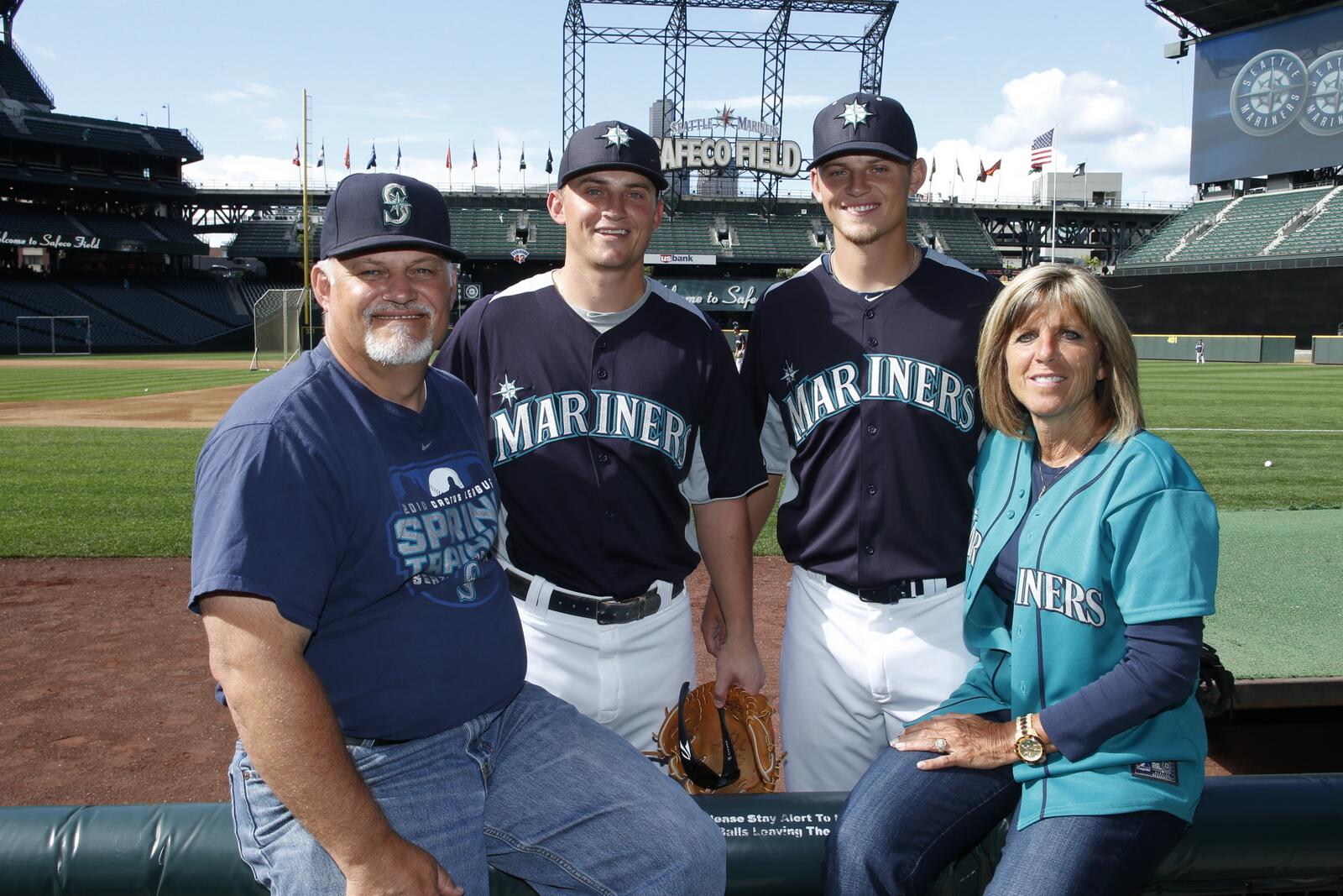 mariners father's day jersey