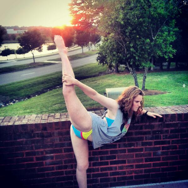 alliecattt13's tweet image. Wherever you go just dance #standingsplit pretty sunset
