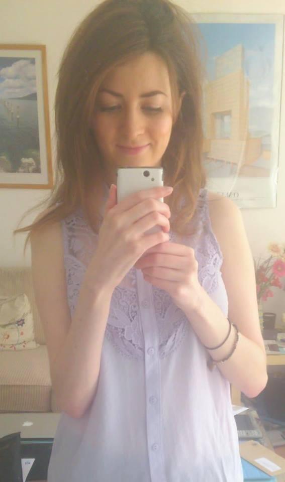 heidimorrissey's tweet photo. Back home for Father's Day - Happy Father's Day dad! Love you :) #bestdad #hometime #cheekyselfieinmumsmirror http://t.co/c2YZyew1U0