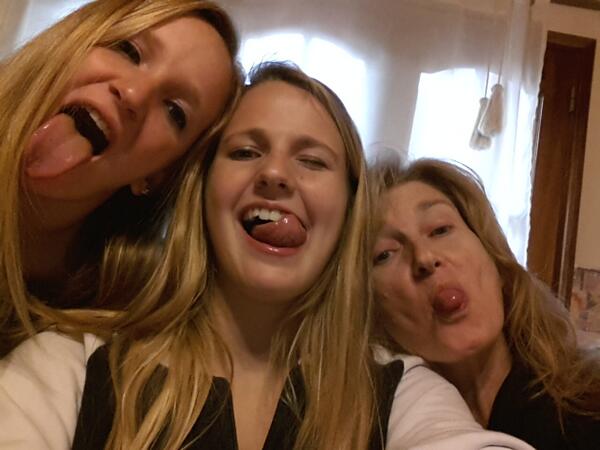 CamGiacone's tweet photo. Una flia muy knchera. http://t.co/kDjM86SZW0