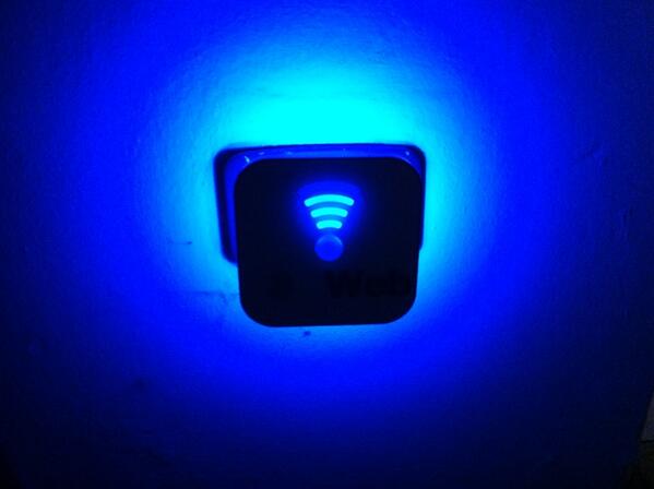 valelosci's tweet image. Always Connected ... #3Italia #WebCube