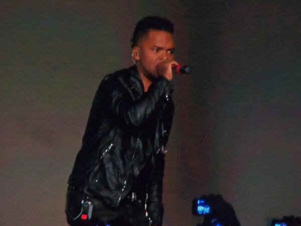 mezayala_'s tweet photo. INCREIBLEE el concierto de anoche con @RealRedimi2 Bendicionees!! http://t.co/tdM4nCnvnZ