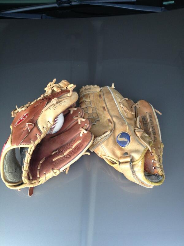 brettmin11's tweet photo. Nothing better than ending Father's Day with a little catch #perfect http://t.co/LDFmuVd9ib