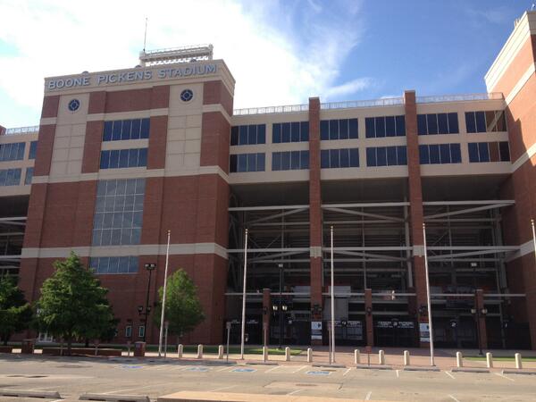 Tyler_Graumann's tweet photo. Number 5:  No spot on campus is better than this place on a Saturday during football season! #b3113 http://t.co/PIeiWscAQH