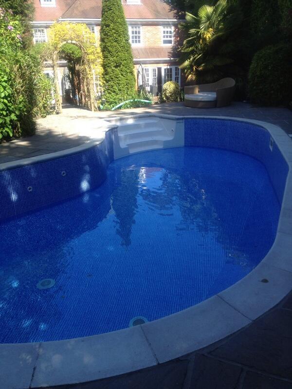 Moobs29's tweet image. A recent Alkorplan liner install by Procopi uk