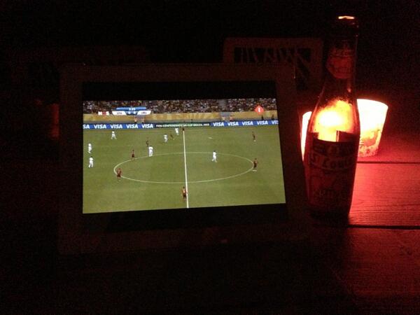 JanSchoonenberg's tweet photo. Is even kijken wat de Spanjaarden gaan brengen tegen FC Suares #spauru http://t.co/3RtSBCJFTV